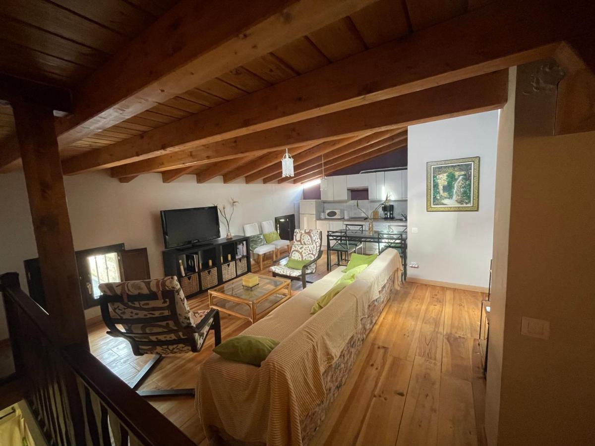 Atico Aires De Gredos Apartman Candeleda Kültér fotó