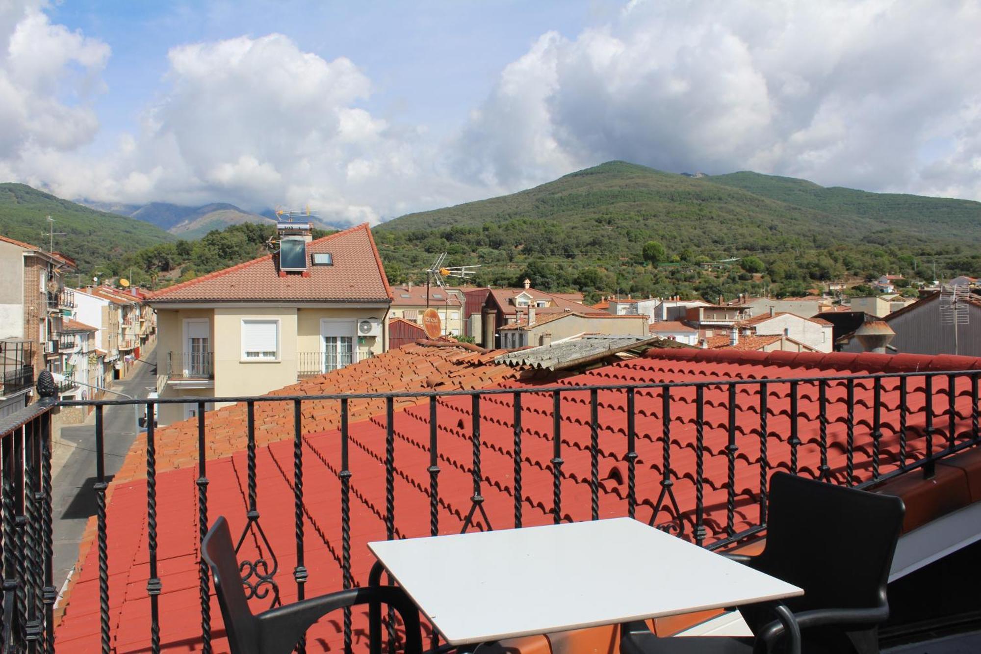 Atico Aires De Gredos Apartman Candeleda Kültér fotó