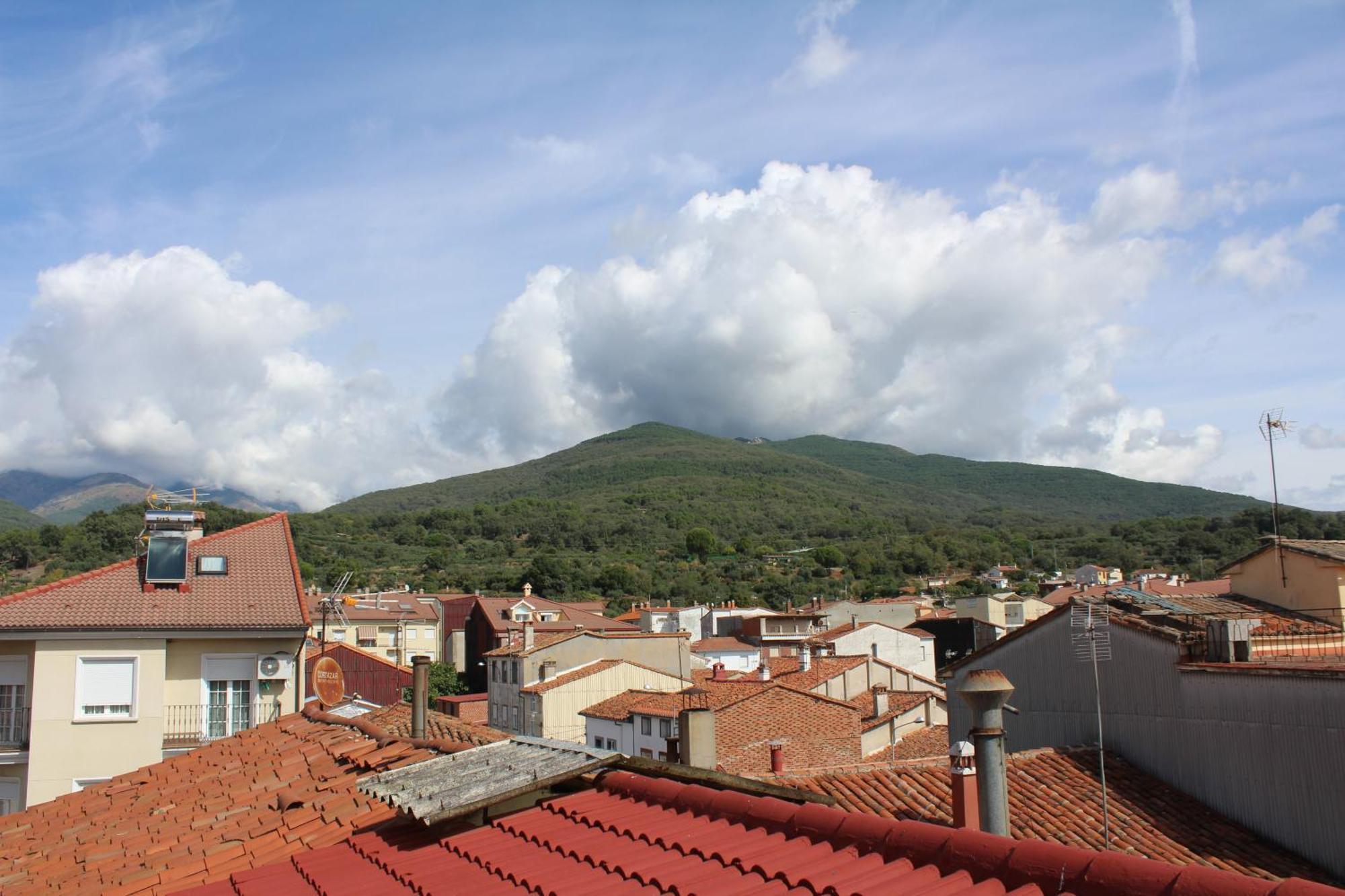 Atico Aires De Gredos Apartman Candeleda Kültér fotó